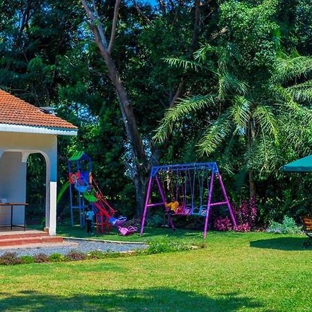 מלון קיסומו The Lit Gardens מראה חיצוני תמונה